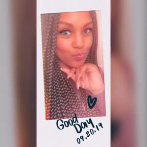 Meet your Posher, Raquel